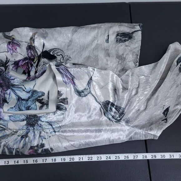Essentials Womens Floral Velvet Top Size 3X Grey Purple Square Neck Embellished - Picture 5 of 6